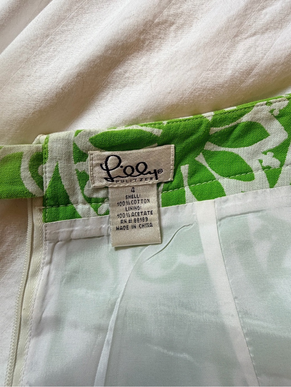 Lilly Pulitzer Green and White Floral Skirt - Picture 4 of 4
